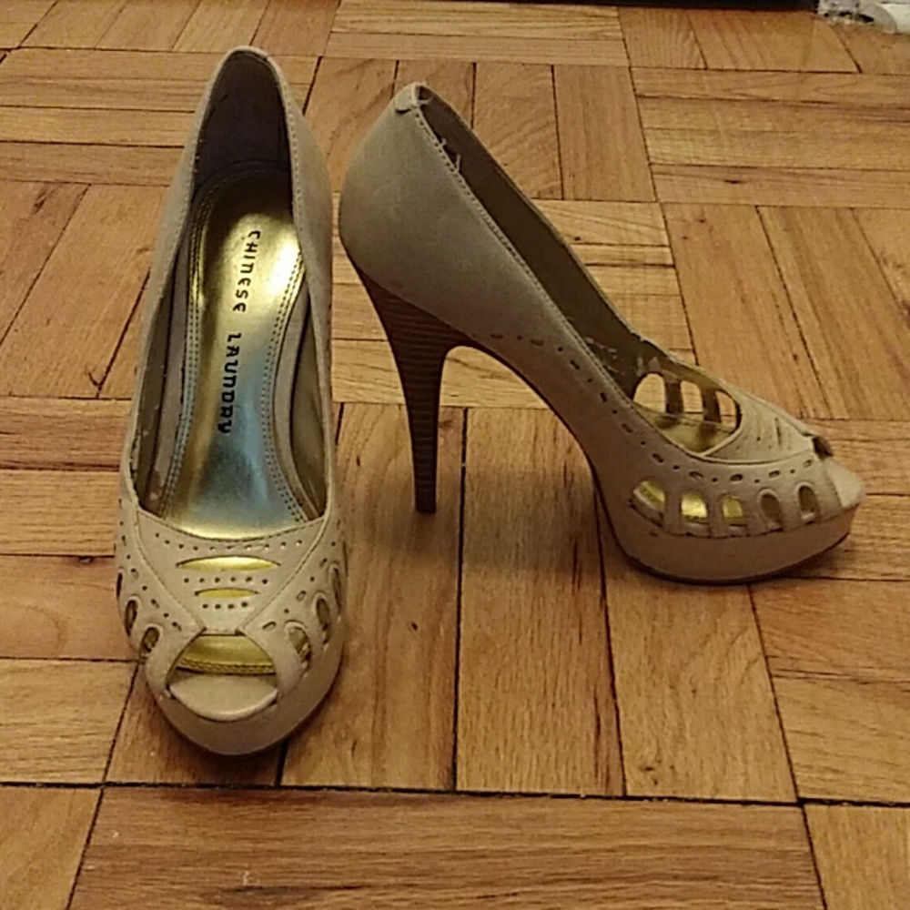 Shoes - Picture 2 of 3